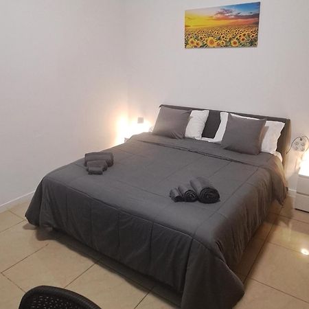 Fiera Bolognina - Komodo - Appartamento Completo Con Giardino E Parcheggio Privato โบโลญญา ภายนอก รูปภาพ